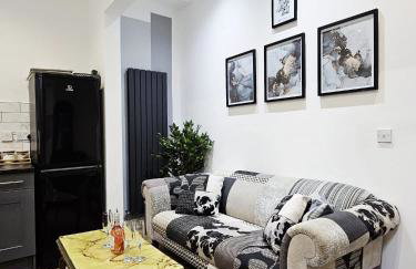 Cheerful 4 bedroom close to Uclan, Preston City Center - Photo 5