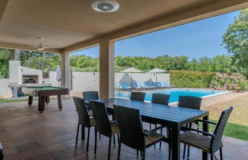 Awesome Home In Brtonigla With Sauna - Photo 8