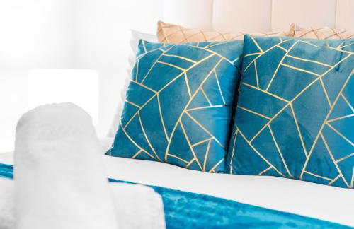 Modern 2 Bed Apartment - 2 Parking Spaces - Sleeps 3 - Netflix 1BS - Foto 11