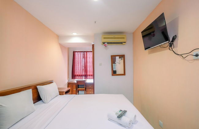 Classic And Cozy Studio At Cinere Bellevue Suites Apartment - Photo 14