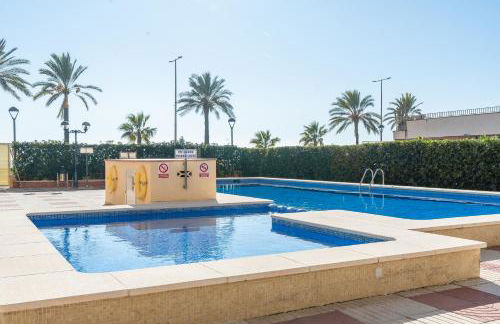 SeaFront 1ª línea y 2 piscinas - Foto 2