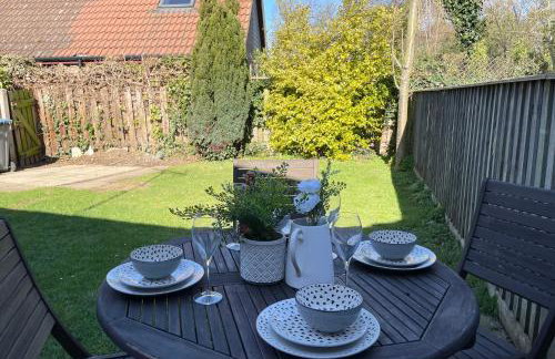 Charming 2 Bedroom Bungalow with open plan living - Foto 14