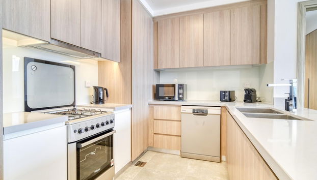 Elegant 2BR w Breathtaking Marina Balcony - Foto 2, Habitación