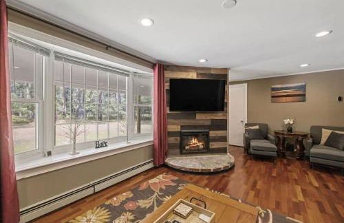 Lake Escape Family & Pet Friendly with Dock Access - Photo 28