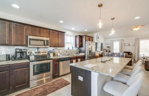 1 Mi to Colonial Beach Boardwalk Home with Fire Pit - Foto 8