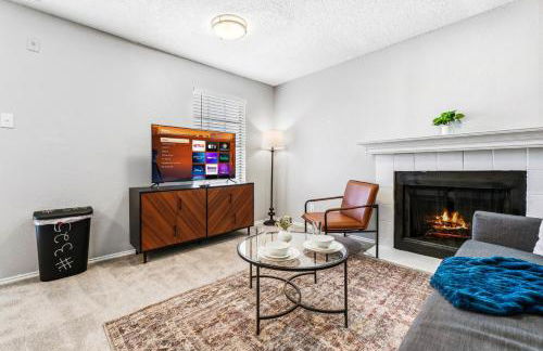 Upscale 1BR with Pool, Gym, and Modern Touches - Foto 3