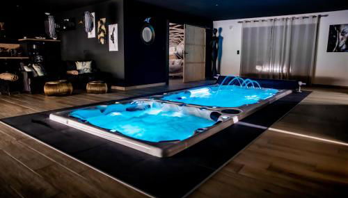 Au domaine des anges, 3 gîtes luxueux avec Jacuzzi privatif, sauna, mini-piscine, piscine extérieure chauffée en saison - Photo 3