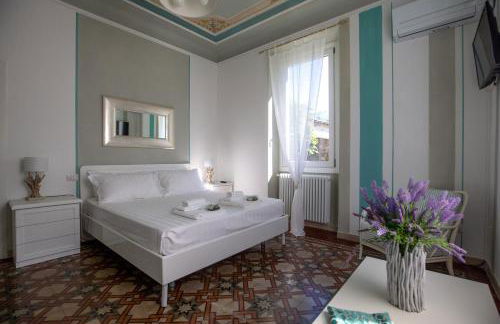 Maji Como Lake - Lake Como Historic Villa Apartments with Pool & Parking, 100m from Ferry & train - Foto 24