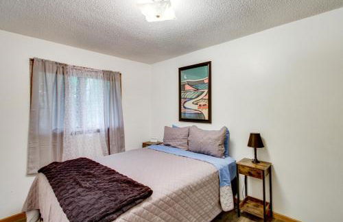 Near Lakes Updated Family Home with Deck in Cushing - Foto 13