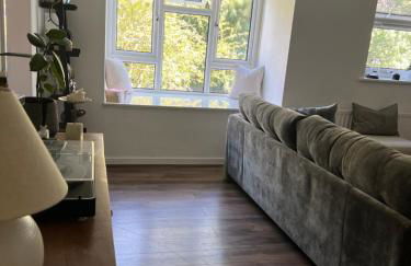 Room at Wallington Green room for professionals, near station, 30 min to London Bridge, 27 min to LDN Victoria - Foto 9