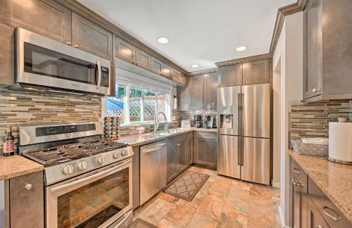 Near I-405 and 1 Mi to Dtwn! Kirkland Family Home - Foto 2