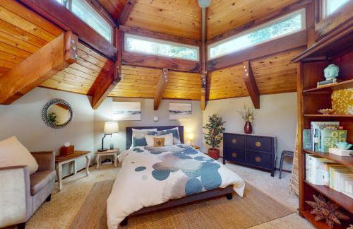 Mendocino Cozy Cabin-Large Patio Grill & Garden - Photo 10