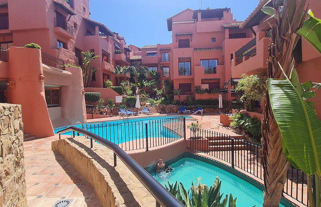 Luxury 2-bed Apartment Elviria - Pool, Sauna & gym - Foto 18