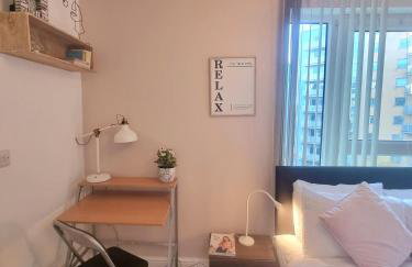 2-bed 2-bath Greenwich Apartment with balcony & lift - Photo 101