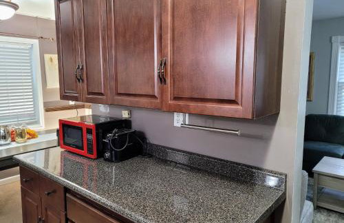 Nice house with private parking, king bed fenced yard - Foto 50