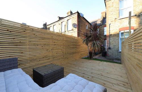 Newly refurbished 2 br apartment with a beautiful garden - Foto 10