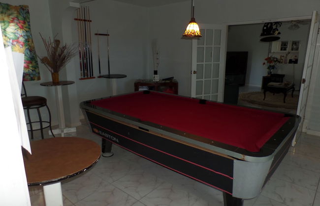 The Royal Kensington Villa - Photo 25