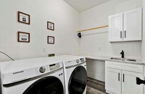 Private Oasis On 2 Acres with Indoor Pool and Theater - Foto 36