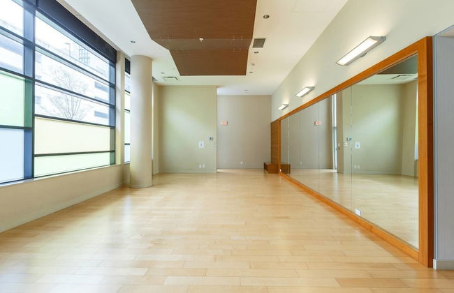 Convenient 2bdr 2BA Richmond Centre Condominium - Photo 13