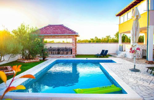 Holiday home Dinko - Photo 2