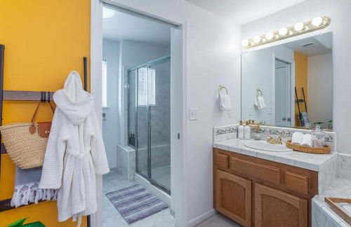 Heaven Heights - HotTub, Pet Friendly, EV Outlet, Pool Table, Game Room, BBQ, FirePit, Library - Foto 8