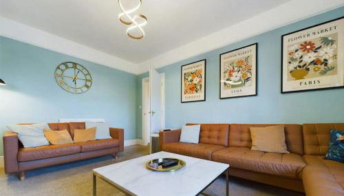 Central Eastbourne Escape with Rooftop Jacuzzi - Foto 3