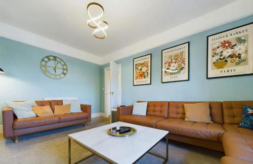 Central Eastbourne Escape with Rooftop Jacuzzi - Foto 3