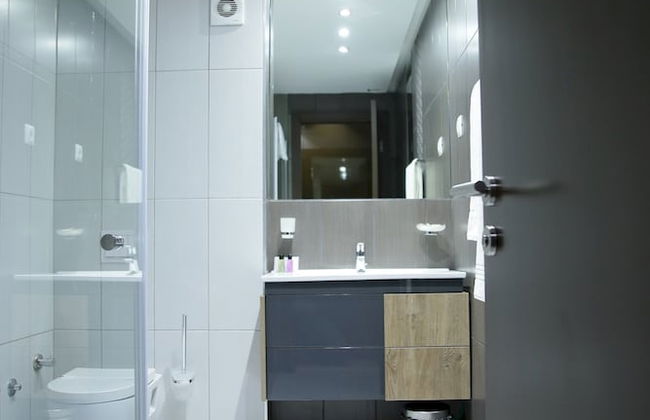 Spacious Serviced Apartment - Free Parking - Breakfast - Foto 1