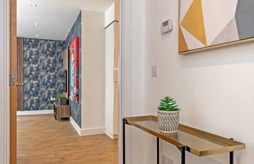 LUXURY AIRPORT SUITE, FREE Parking, FANTASTIC Location, Close To Airport, Train Station And Town Centre - Foto 23