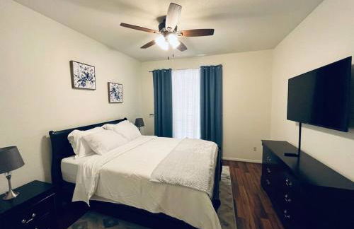 Home Away From Home-Cozy 2 BDRM Condo/Med Cntr/NRG - Foto 18