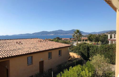 PORTICCIO, AGOSTA PLAGE vue mer pour 6 p, 2 ch, PROMO 7 nuits - Foto 25