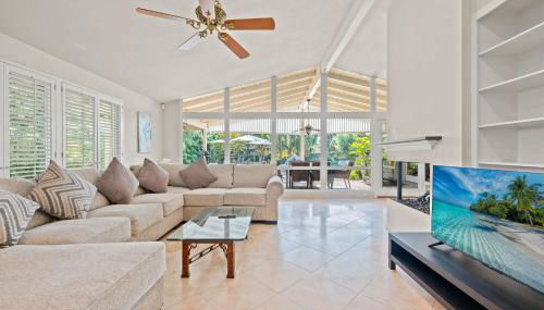 Airy Large Backyard Oasis Perfect Family Getaway - Foto 5