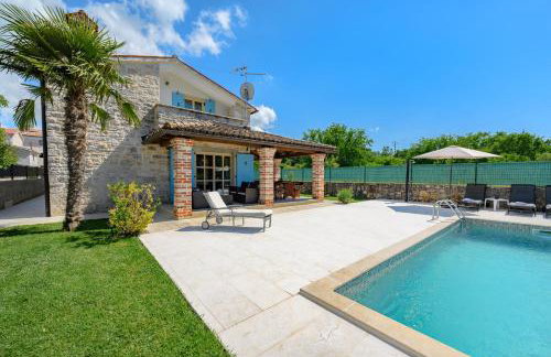 My Villa Ida with pool in Višnjan, Istria - Photo 14