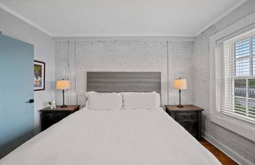 Discover Conway Trendy Downtown Loft - Photo 3