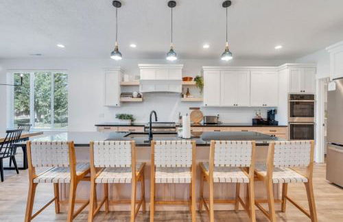 Dream Bear Lake Getaway w/ Hot Tub & Yard - Photo 16