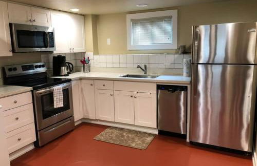 Cozy One Bed Suite in the Heart of Ballard - Foto 4