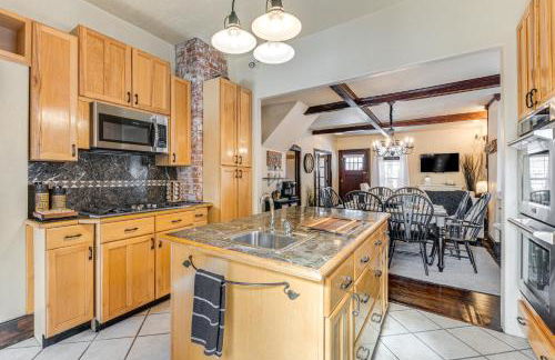 Historical Dtwn Loveland Home with Wraparound Porch! - Foto 10