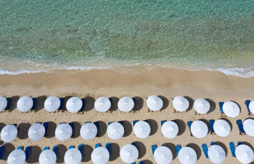 Avra Private Suites - Photo 8