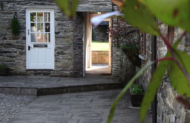 Bryn Melyn Farm Cottages- 5 Luxury Cottages In A Stunning Setting with Wood Fired Hot Tub - Photo 38