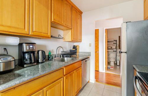 Cozy and Secure 3-Bedroom, 2-Bath Unit with 6 Beds and Beautiful Bay View - Foto 20
