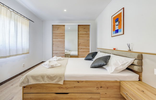 Villa Gariful - Sleeps 10 - Pool - Hottub - Petsok - Foto 39