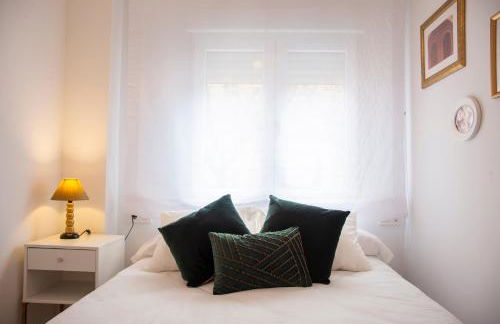 Duerme junto a la Plaza de Toros de Granada. - Foto 7