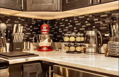 Bloomingdale Blues Speakeasy Free Parking - Foto 9