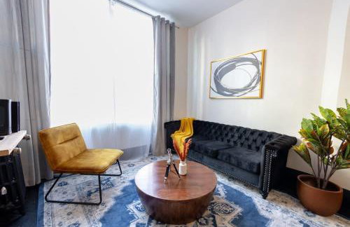 E10-1 Designer East Village Townhouse 1BR - Foto 22
