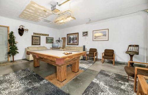 Abe's Cool Cabin - Nice luxury home with a game room, hot tub, and pool table - Foto 8