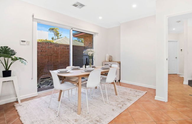 Idyllic Modern Scarborough Home Fireplace BBQ - Foto 22