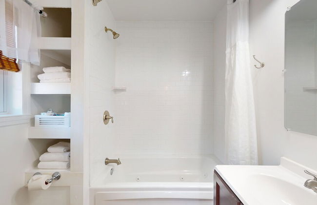 Coastal Estate - Photo 41