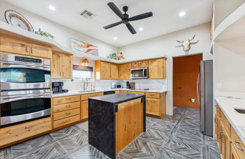 Dutchman Copper Ranch - Rooftop patio, Heated pool, Mtn Views, Waterslide - Foto 65