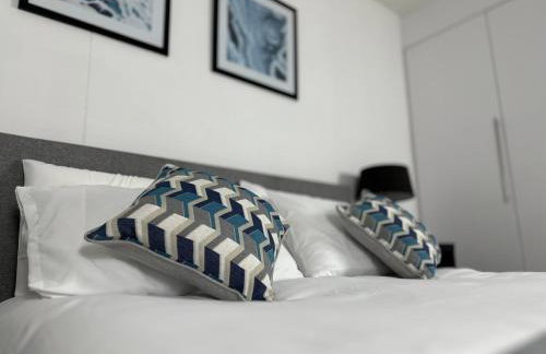 Cozy City Centre Apartment with Free Gym and Free Coffee - Photo 73