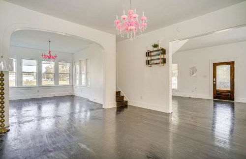 2 Mi to Gator Chateau Vibrant Home with Balcony - Foto 8